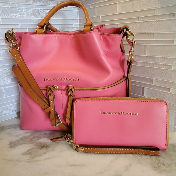 Dooney and bourke bubble gum elasticky wallet